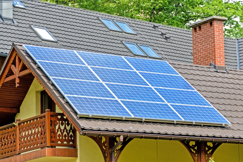 chauffagiste-BORMES LES MIMOSAS-min_solar-panels-1477987